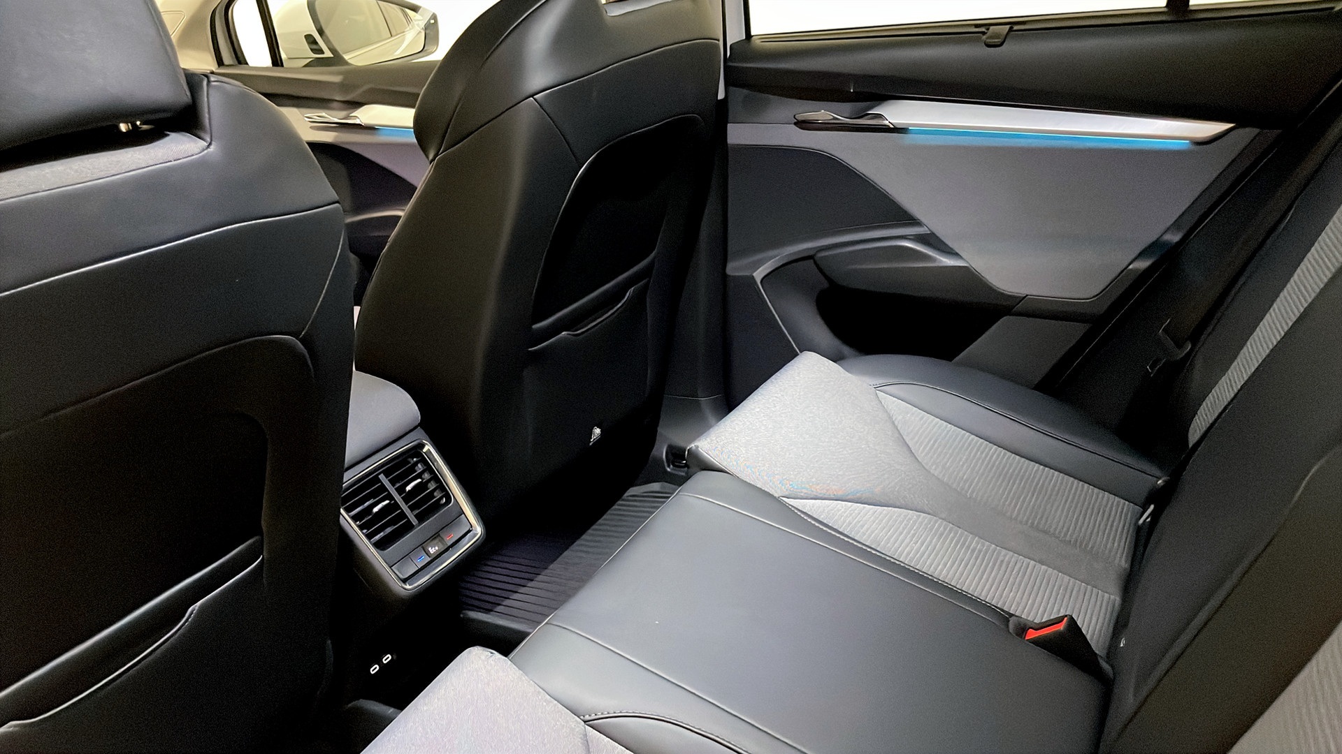 Skoda Enyaq OGU069