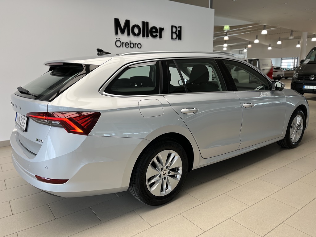 Skoda Octavia Combi OJA229