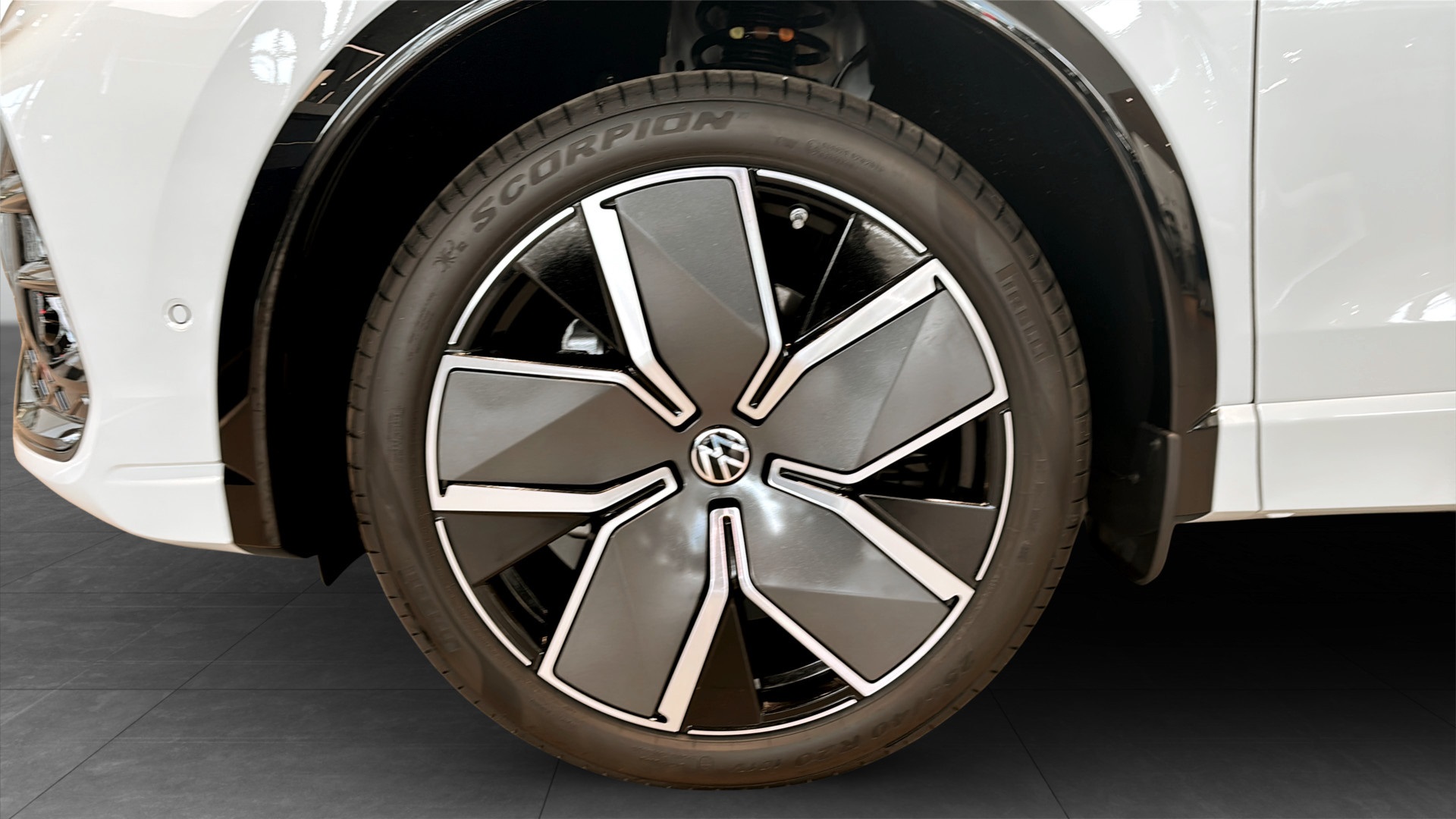 Volkswagen Tiguan OJB57T