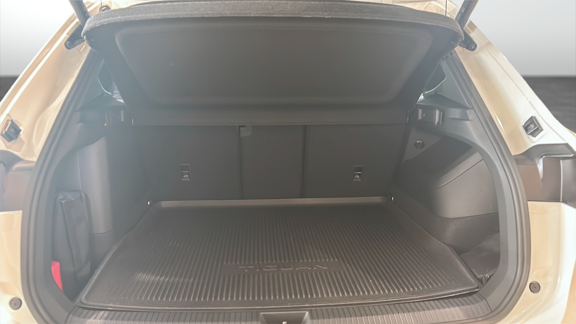 Volkswagen Tiguan OJB57T