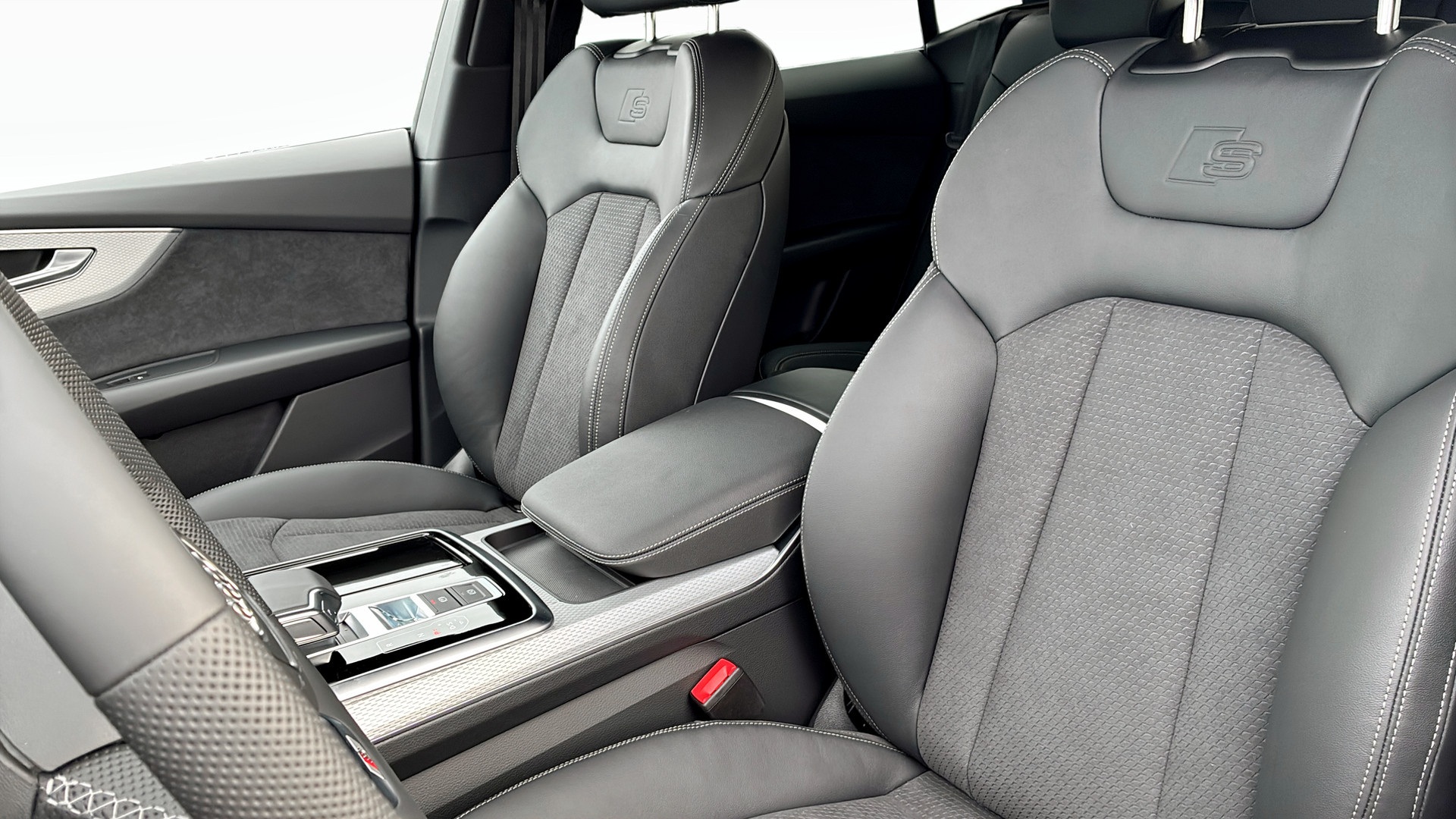 Audi Q8 OJB59T