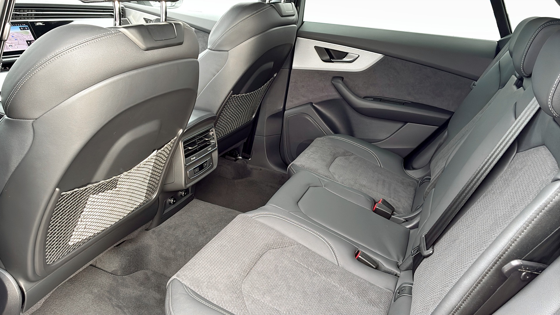 Audi Q8 OJB59T