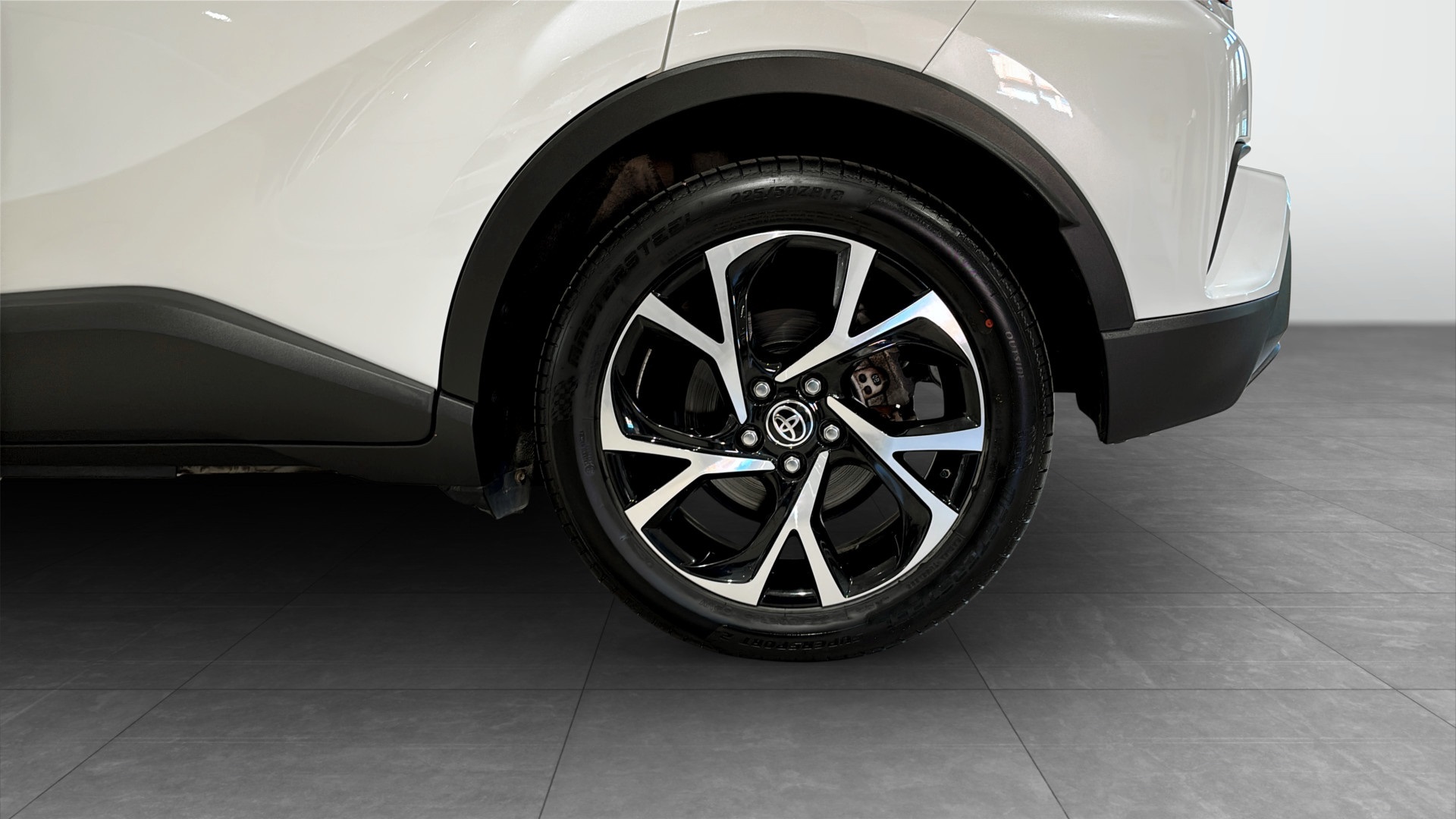 Toyota C-HR OJM63U