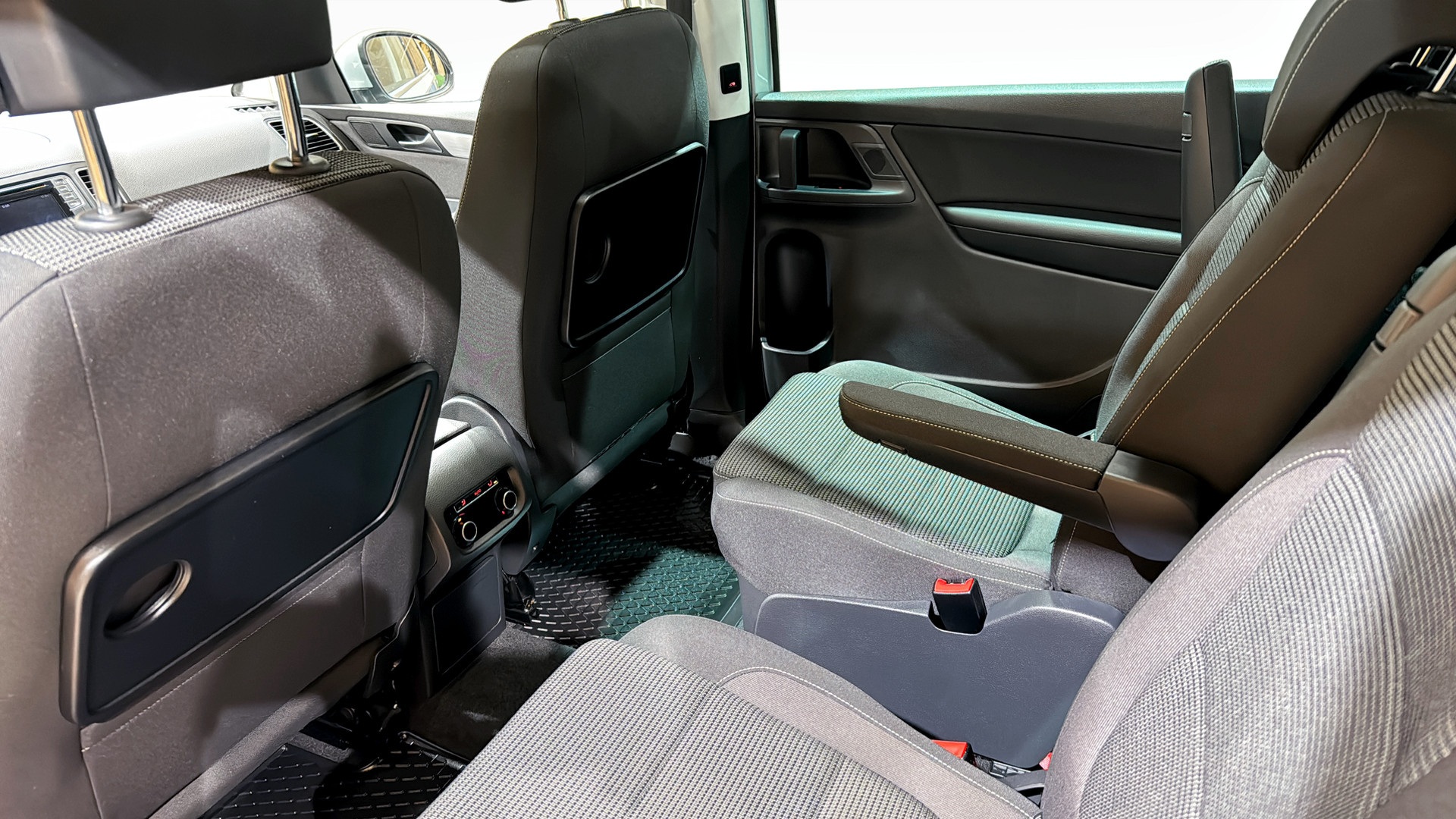 Volkswagen Sharan OJX741