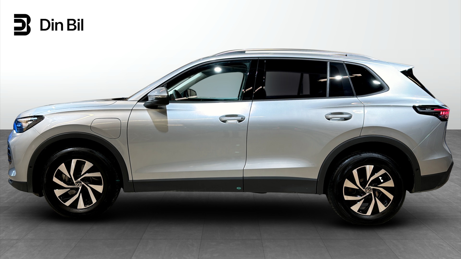 Volkswagen Tiguan OKJ44D