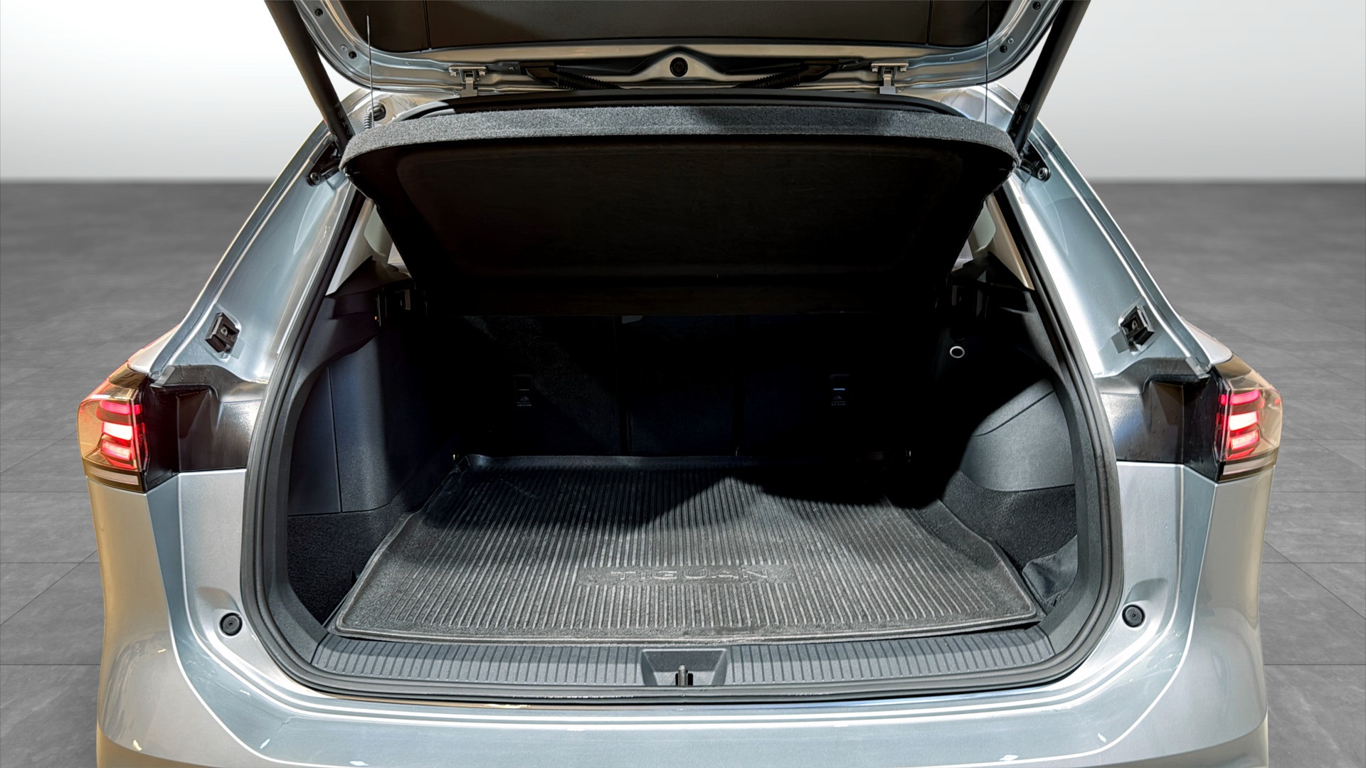 Volkswagen Tiguan OKJ44D