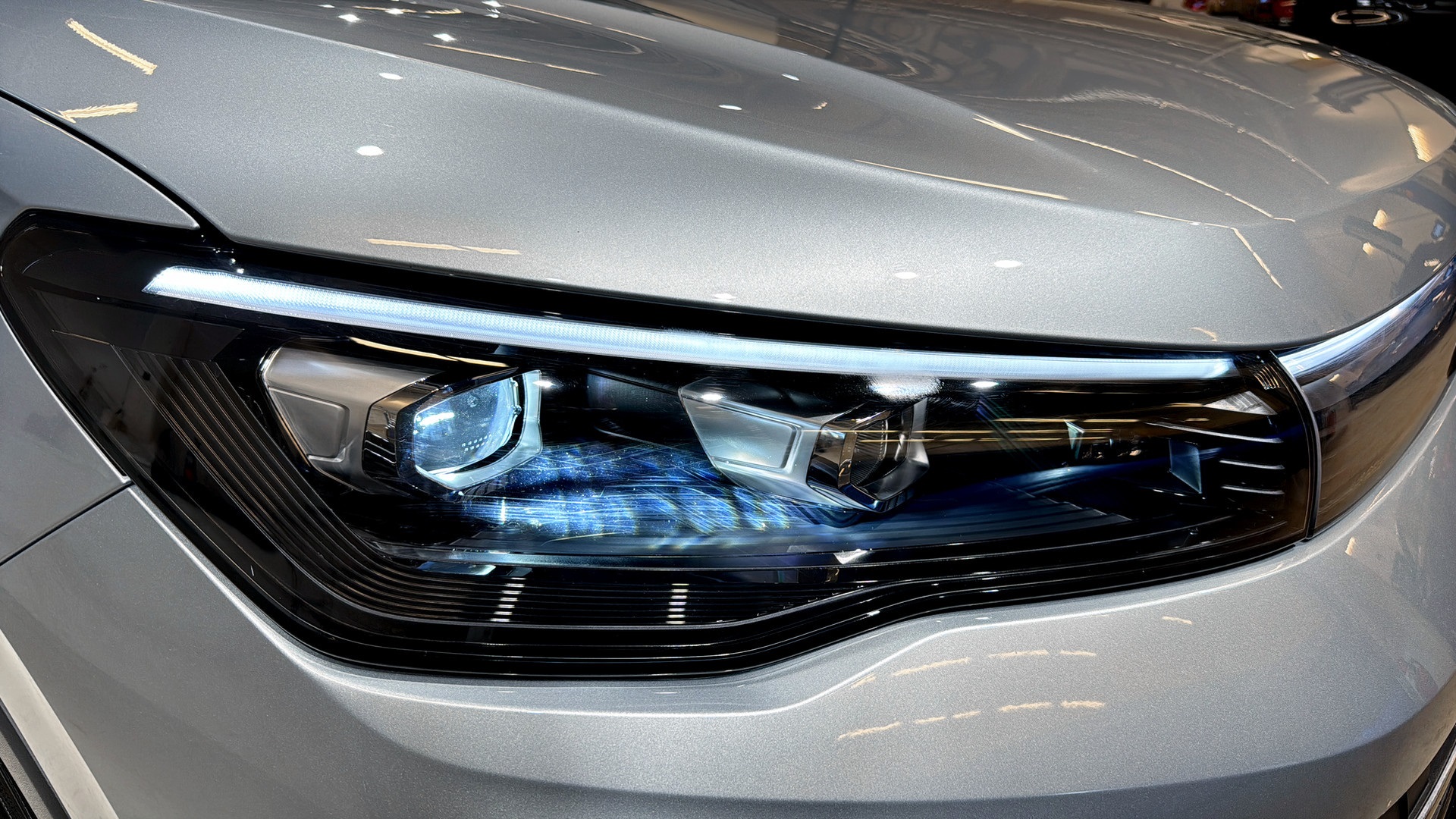 Volkswagen Tiguan OKJ44D