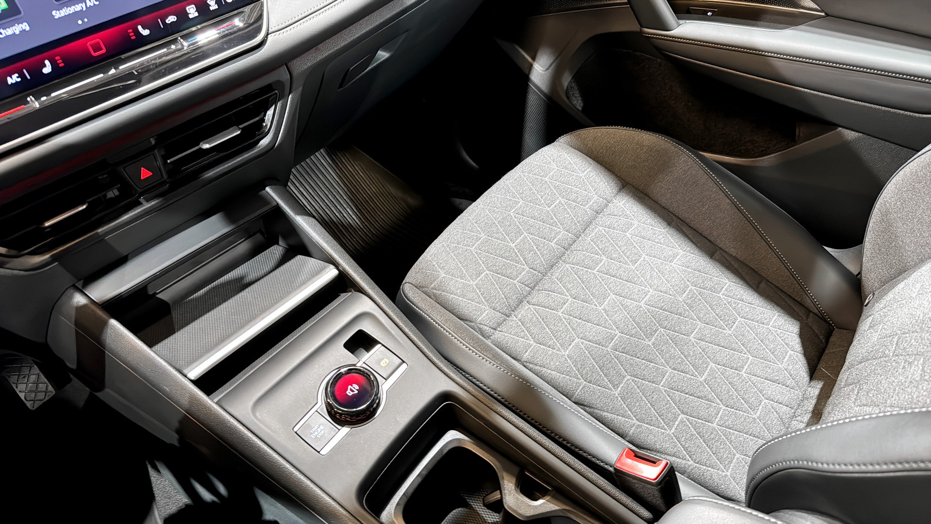 Volkswagen Tiguan OKJ44D