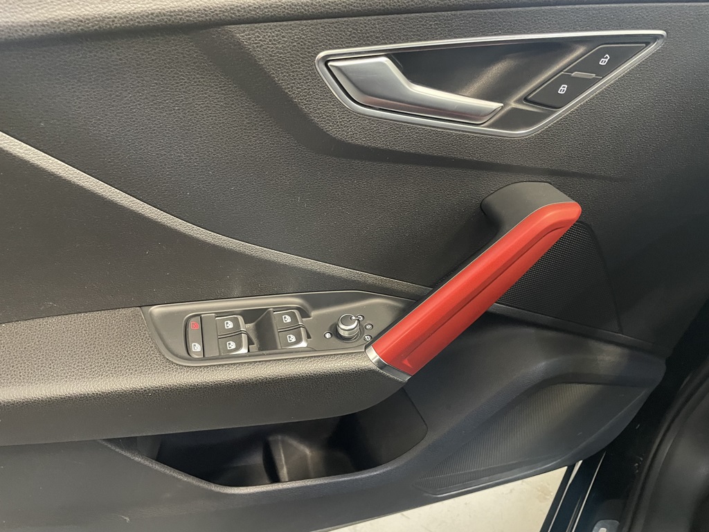 Audi Q2 OKX802