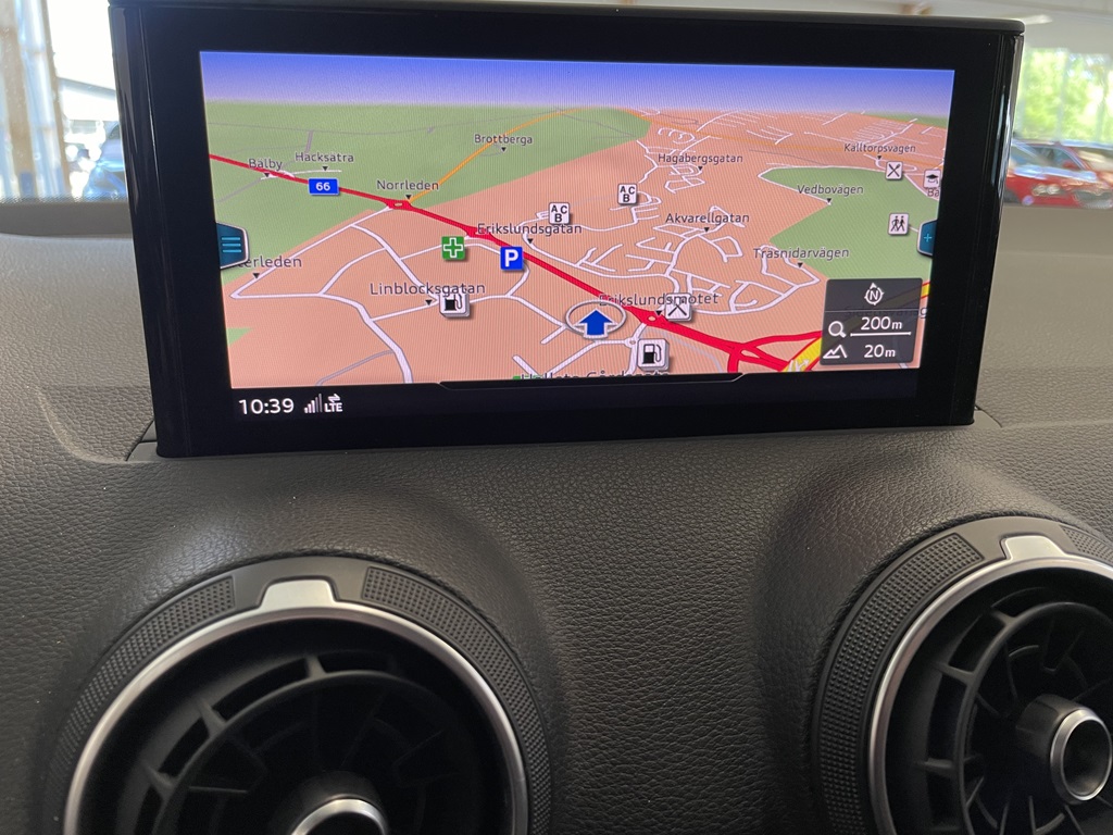 Audi Q2 OKX802