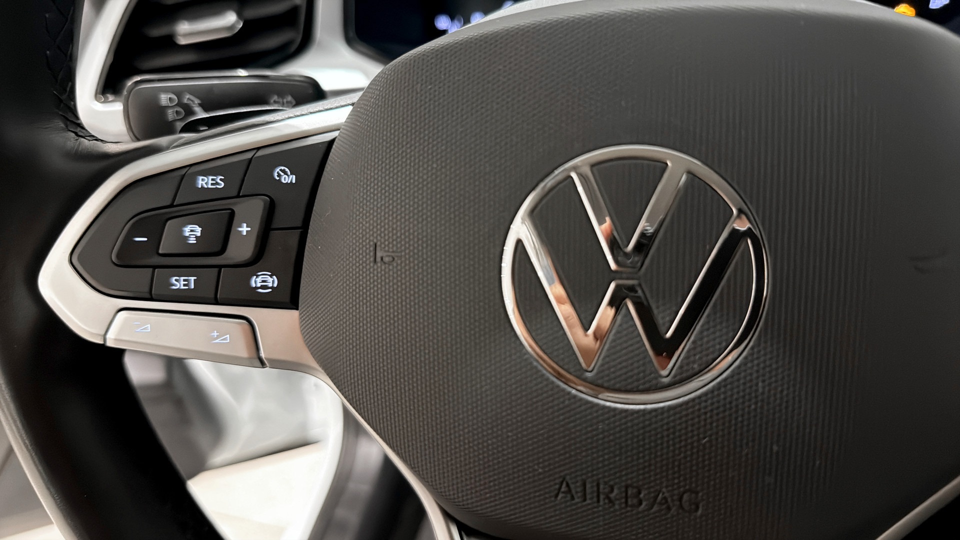 Volkswagen T-Roc OLD33F