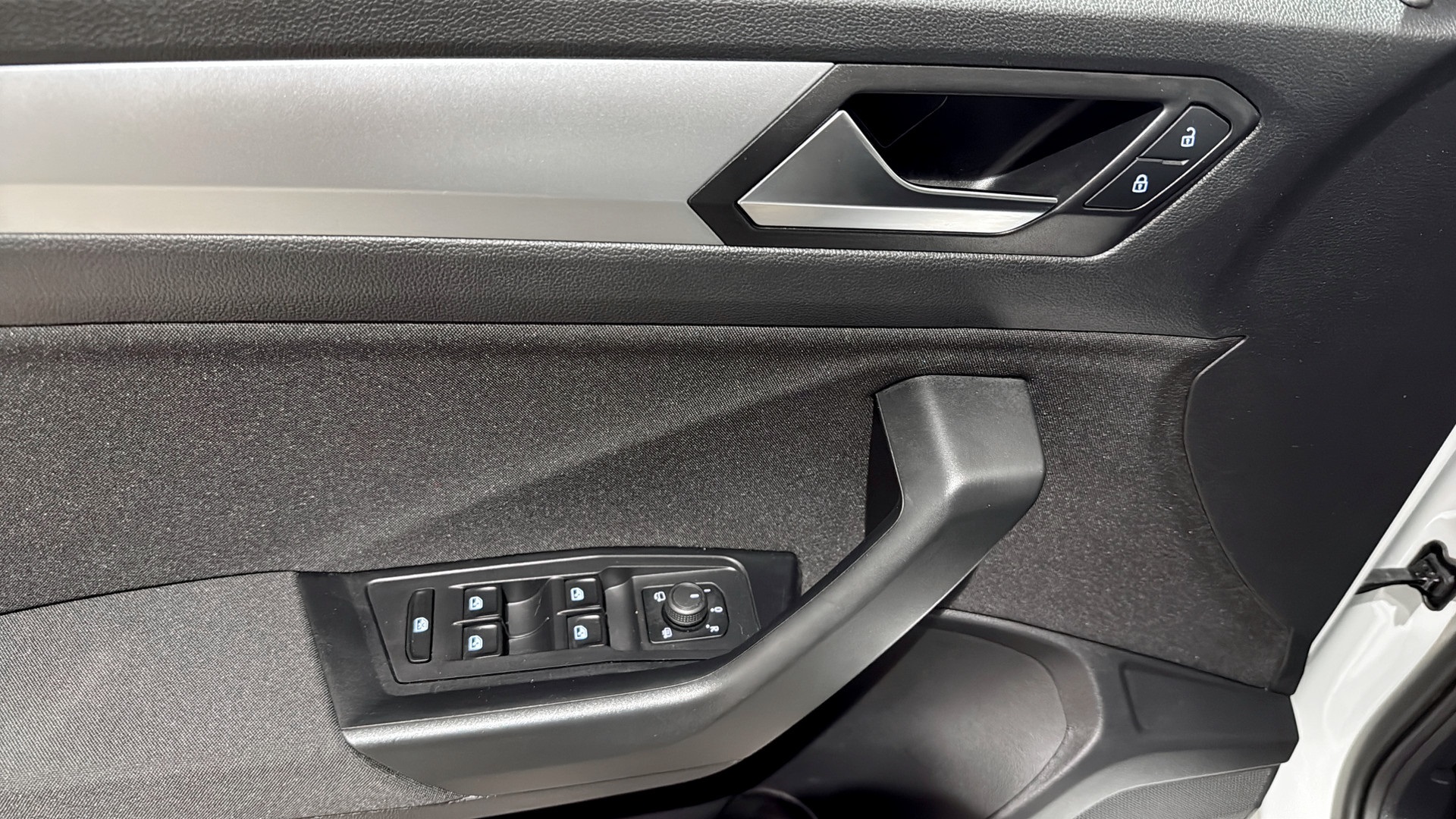 Volkswagen T-Roc OLD33F