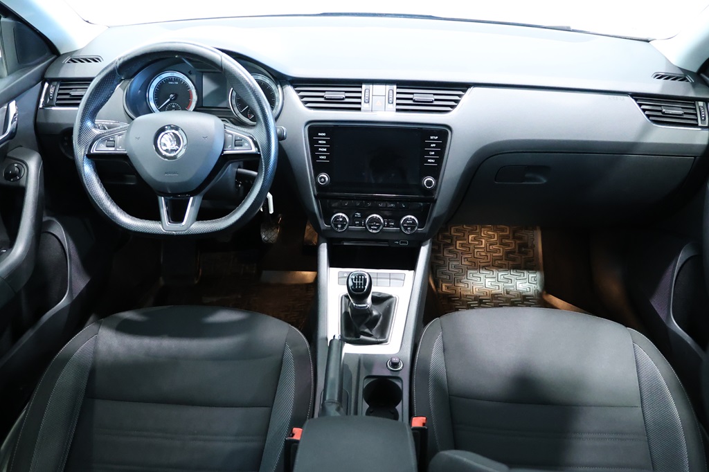 Skoda Octavia Combi OLH715