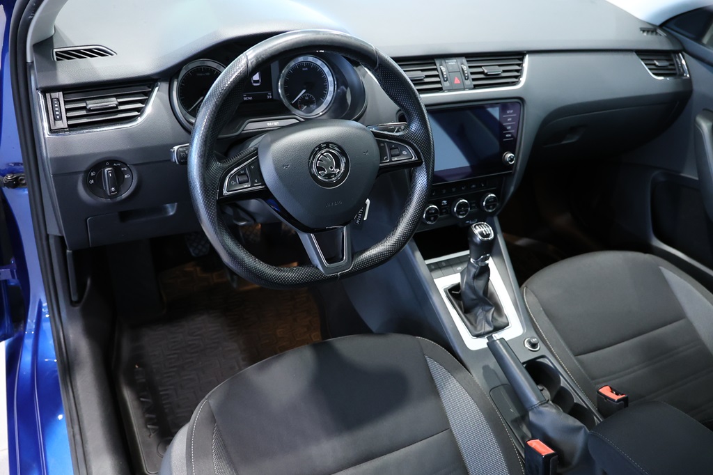 Skoda Octavia Combi OLH715