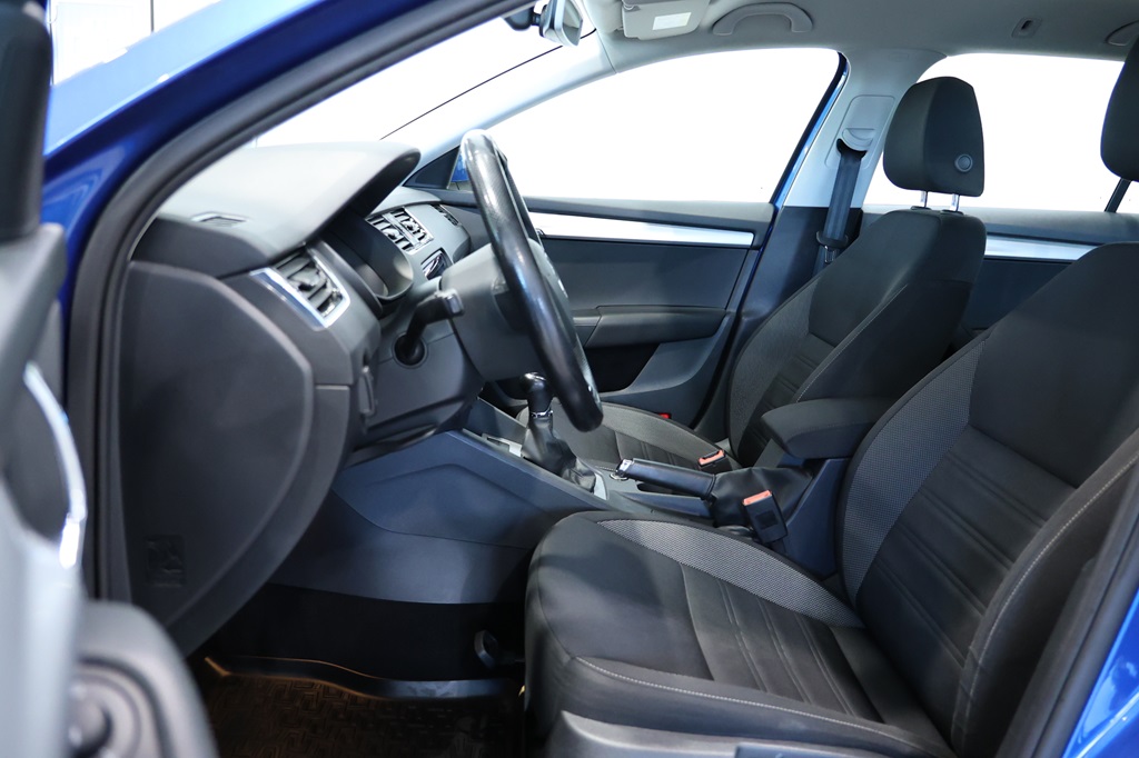 Skoda Octavia Combi OLH715