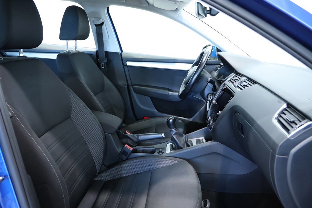 Skoda Octavia Combi OLH715