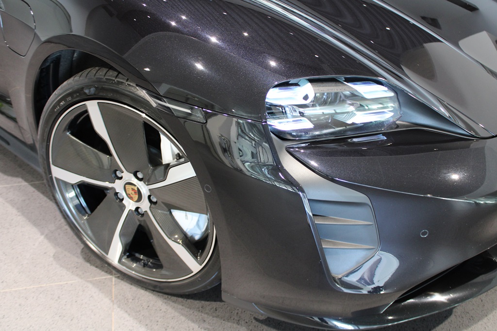 Porsche Taycan OLJ63A