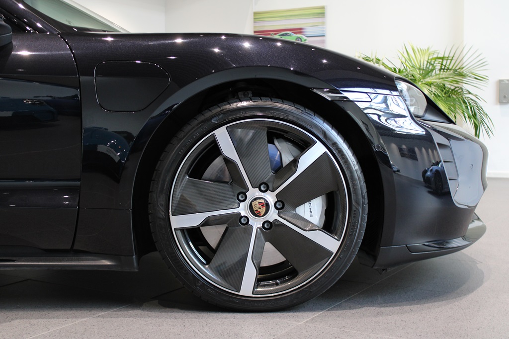 Porsche Taycan OLJ63A