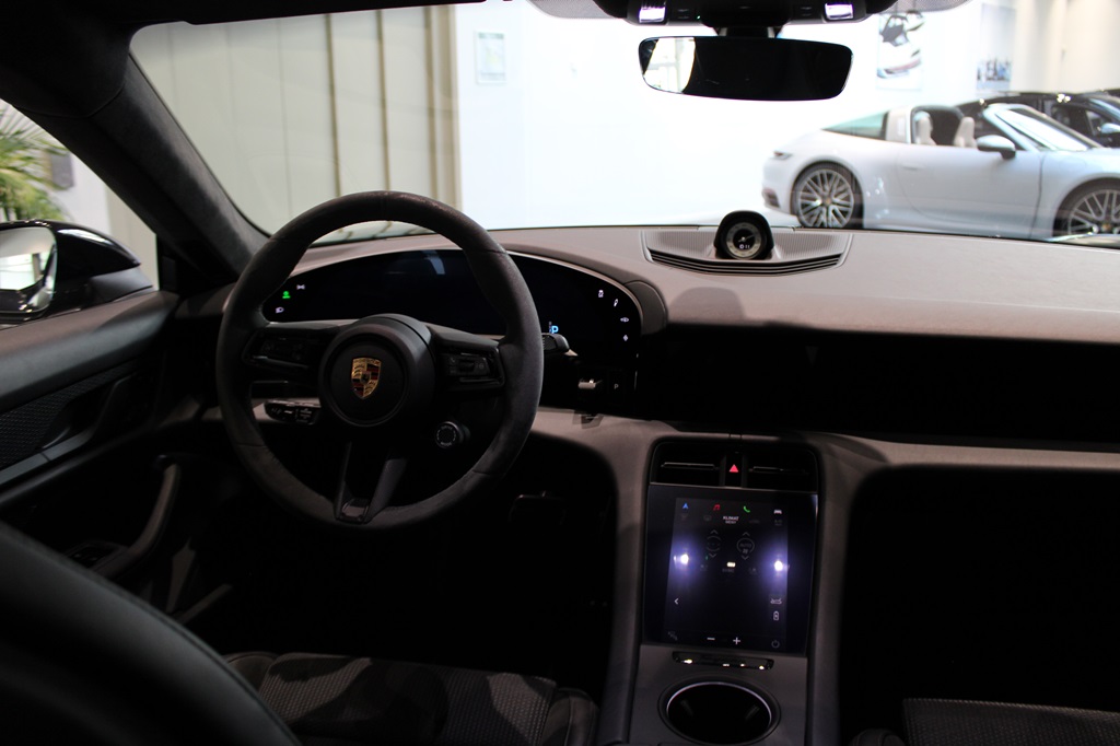 Porsche Taycan OLJ63A