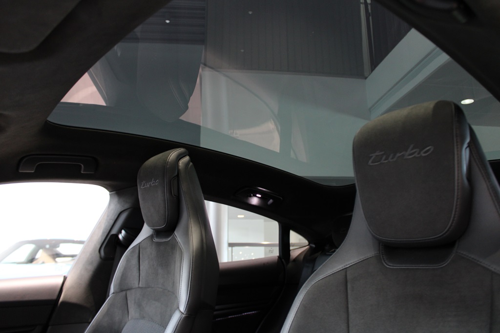 Porsche Taycan OLJ63A