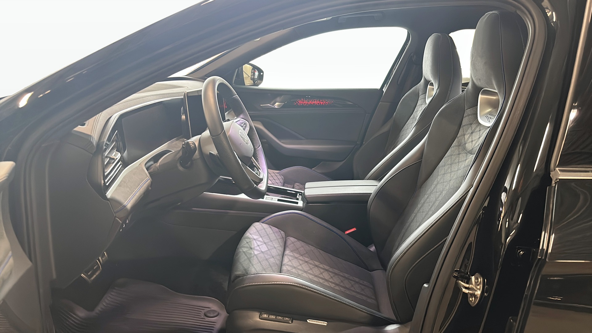 Volkswagen Passat OMP05F