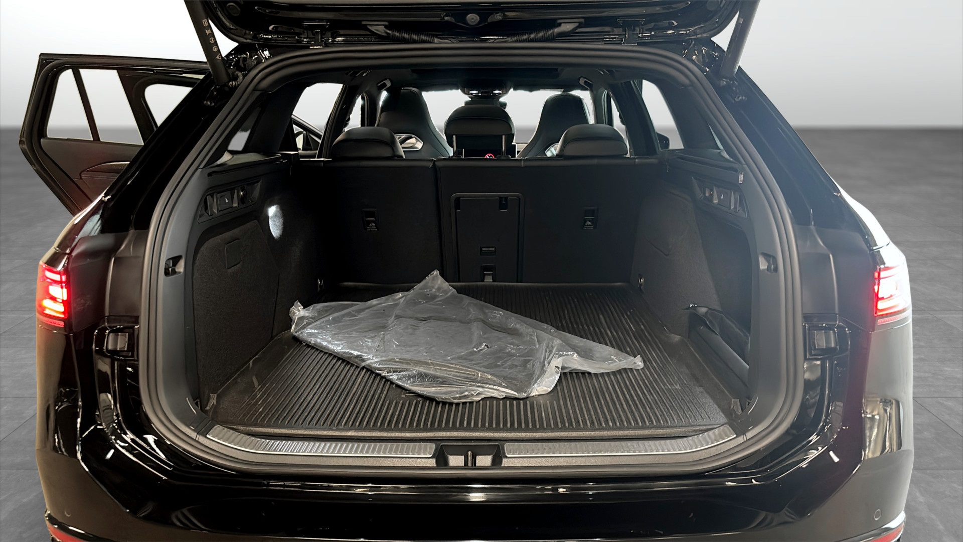 Volkswagen Passat OMP05F
