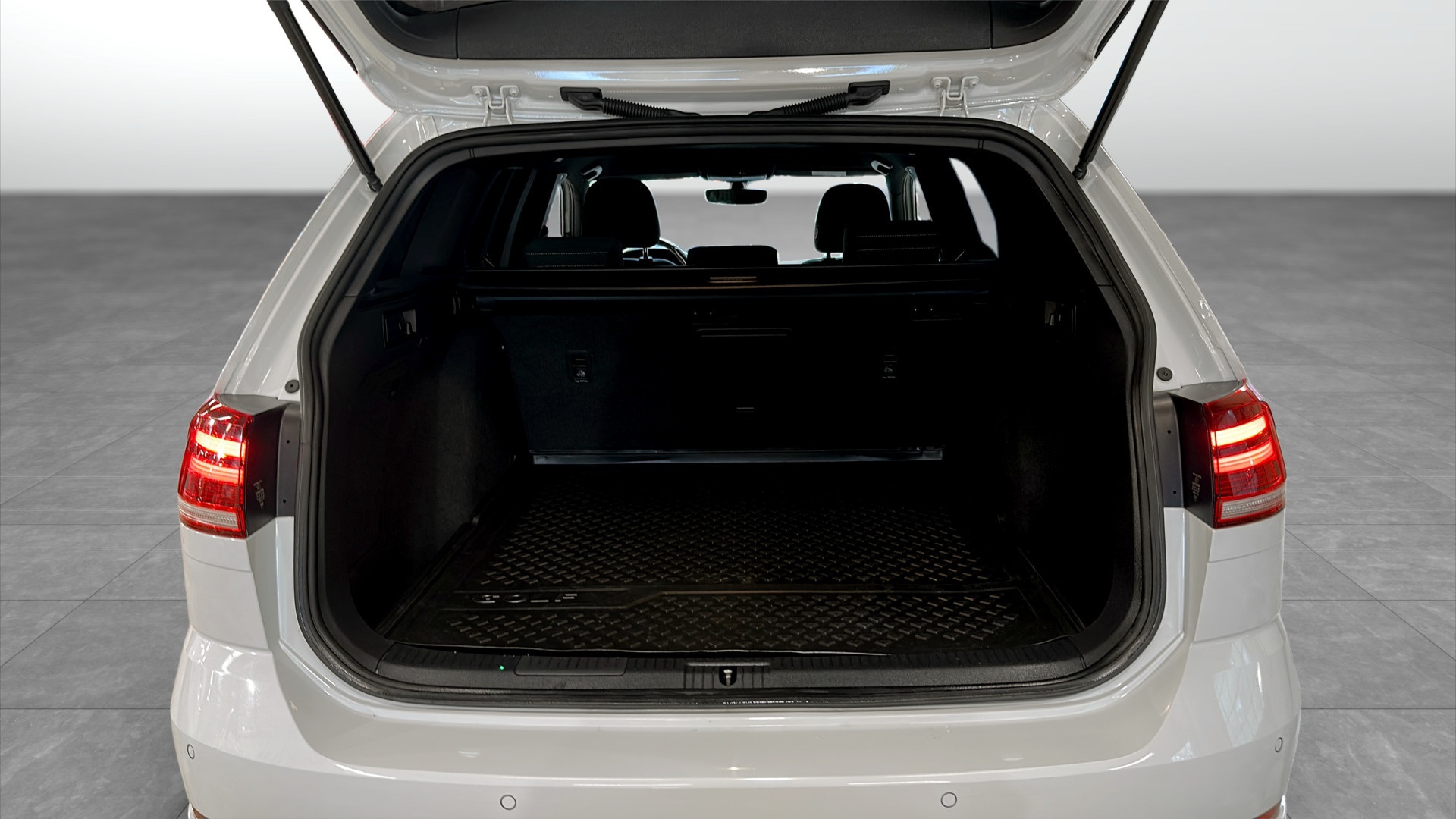 Volkswagen Golf Sportscombi ONN63E