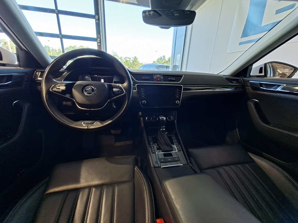 Skoda Superb Combi OOP14L