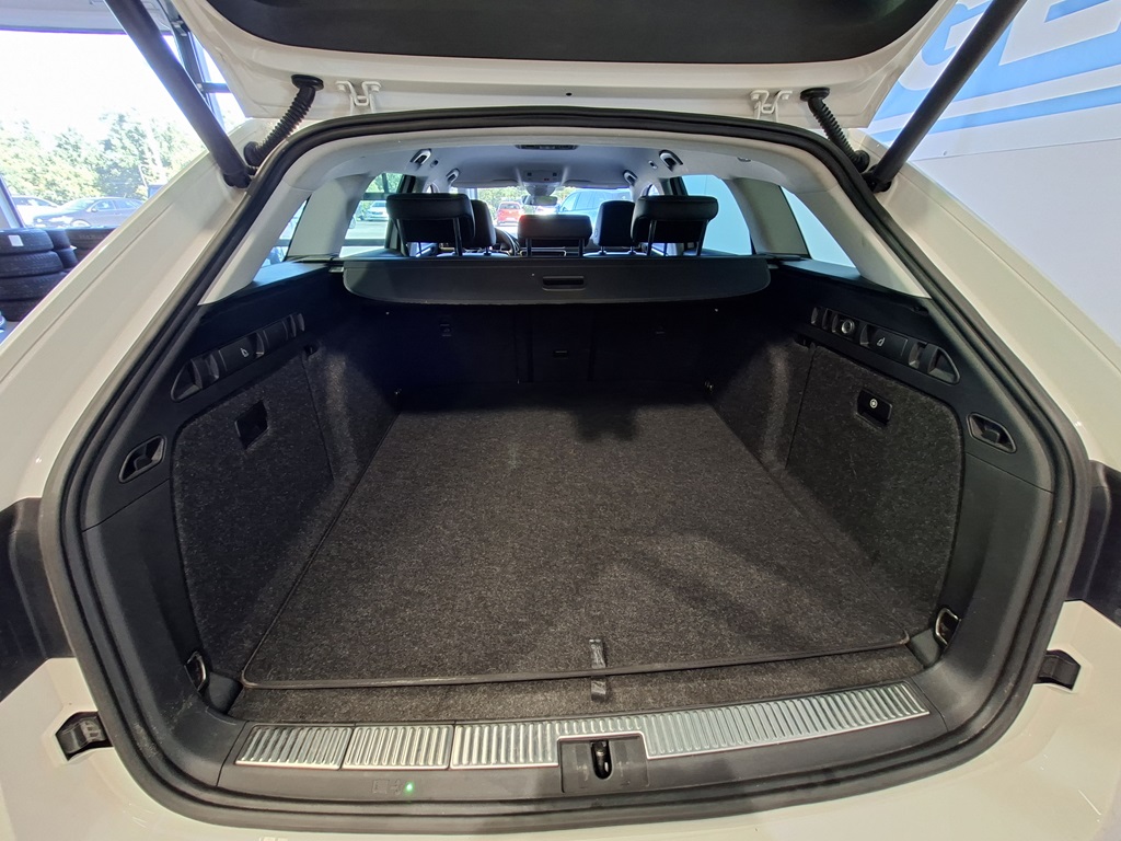 Skoda Superb Combi OOP14L