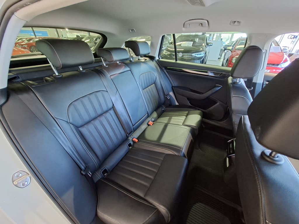 Skoda Superb Combi OOP14L