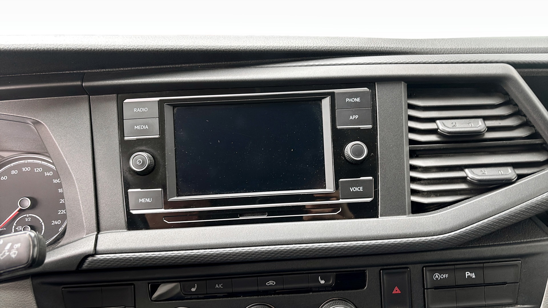 Volkswagen T6 Transporter ORO375