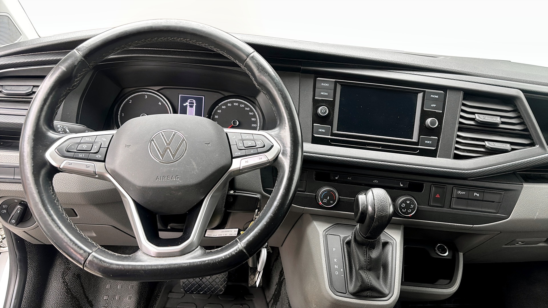 Volkswagen T6 Transporter ORO375
