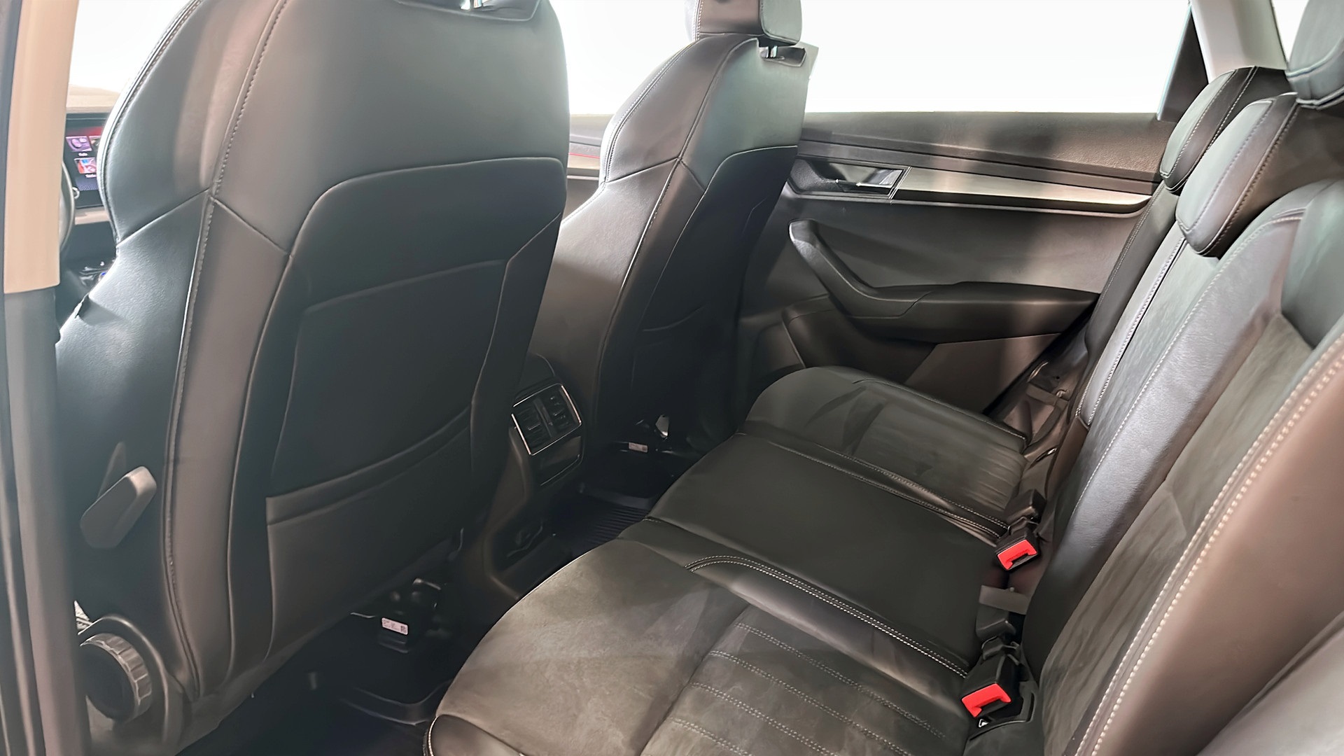 Skoda Karoq OSW63W