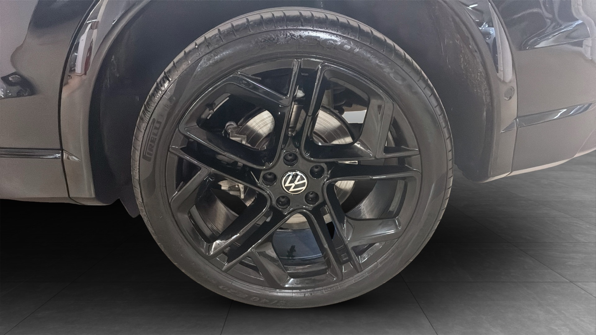 Volkswagen Tiguan OUJ44G