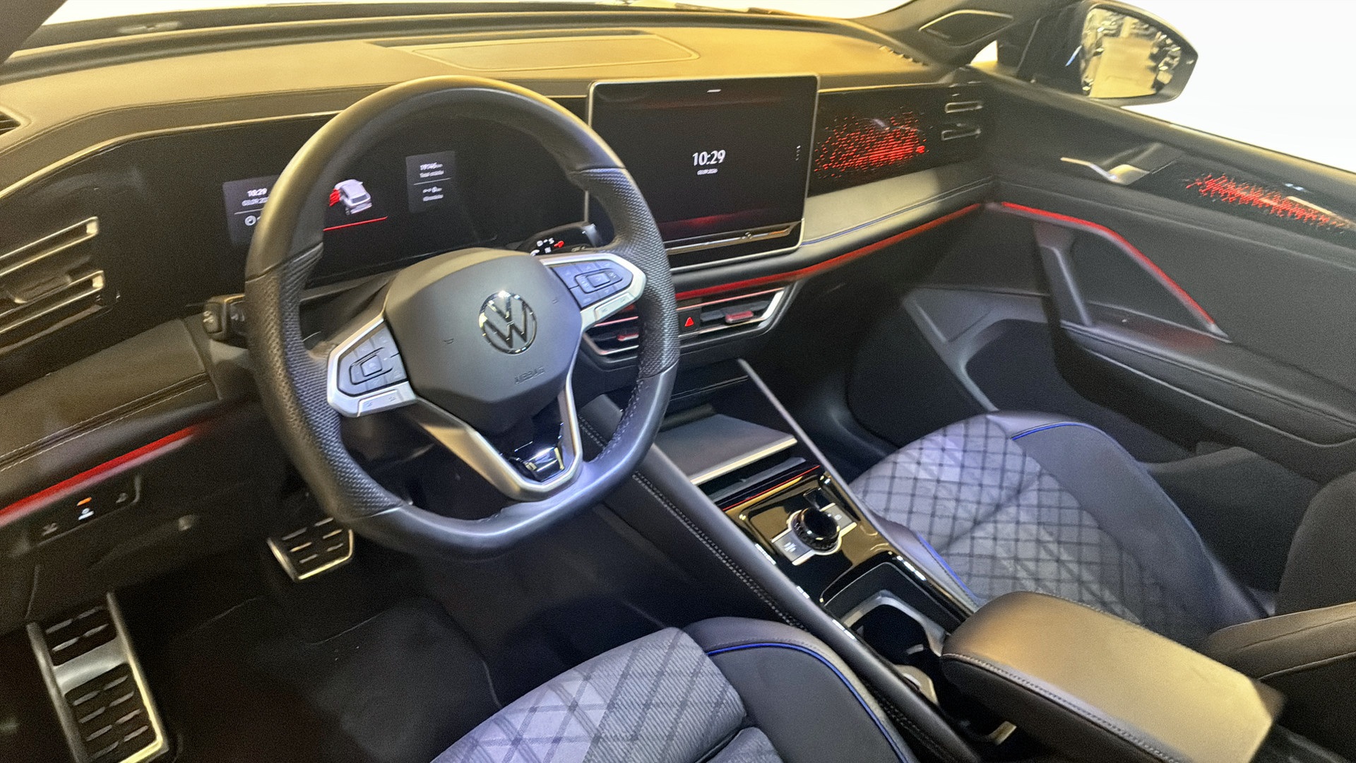 Volkswagen Tiguan OUJ44G