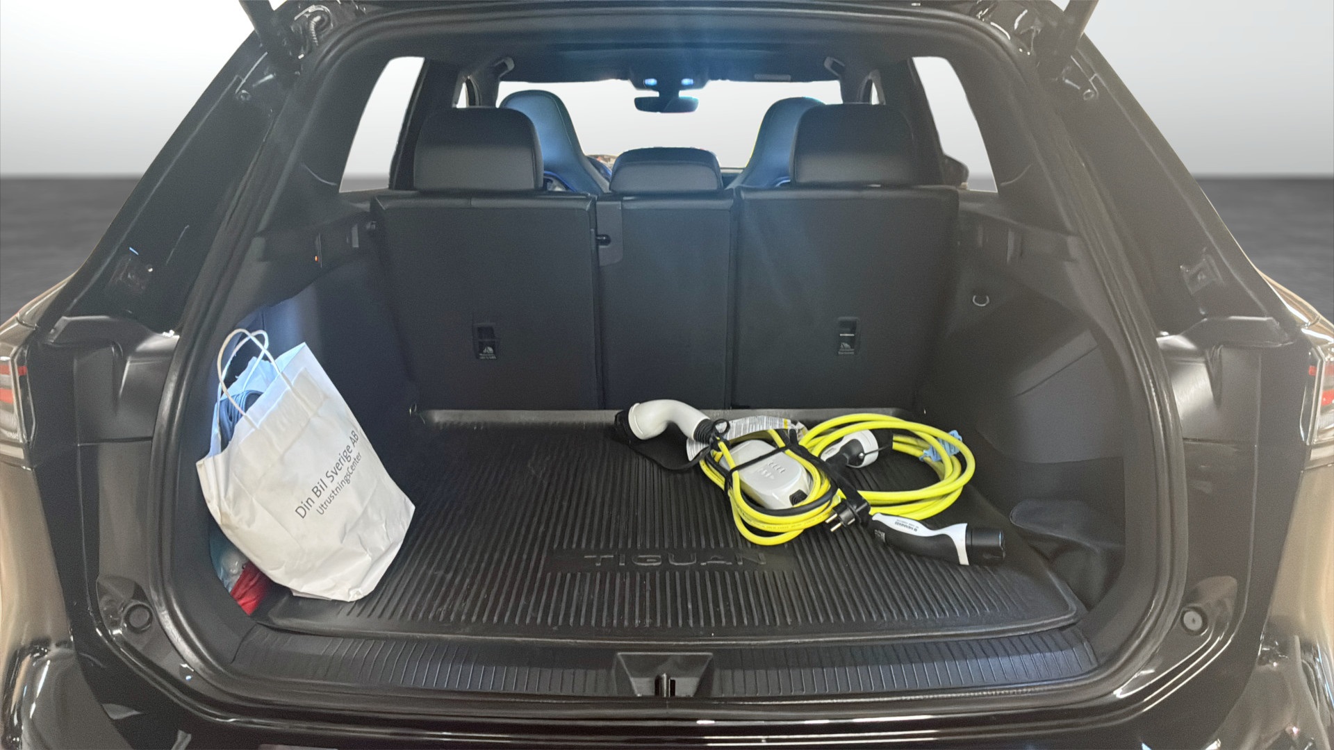 Volkswagen Tiguan OUJ44G