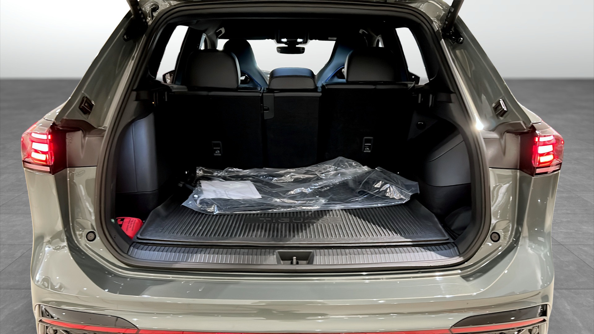 Volkswagen Tiguan OUJ44T