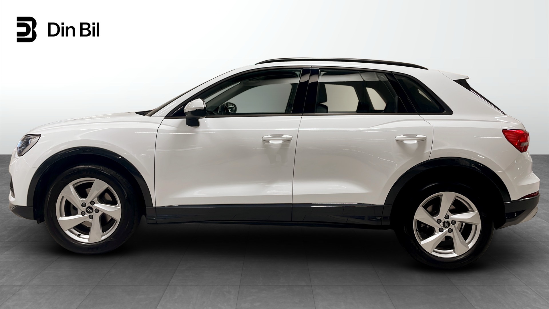 Audi Q3 OWA32A