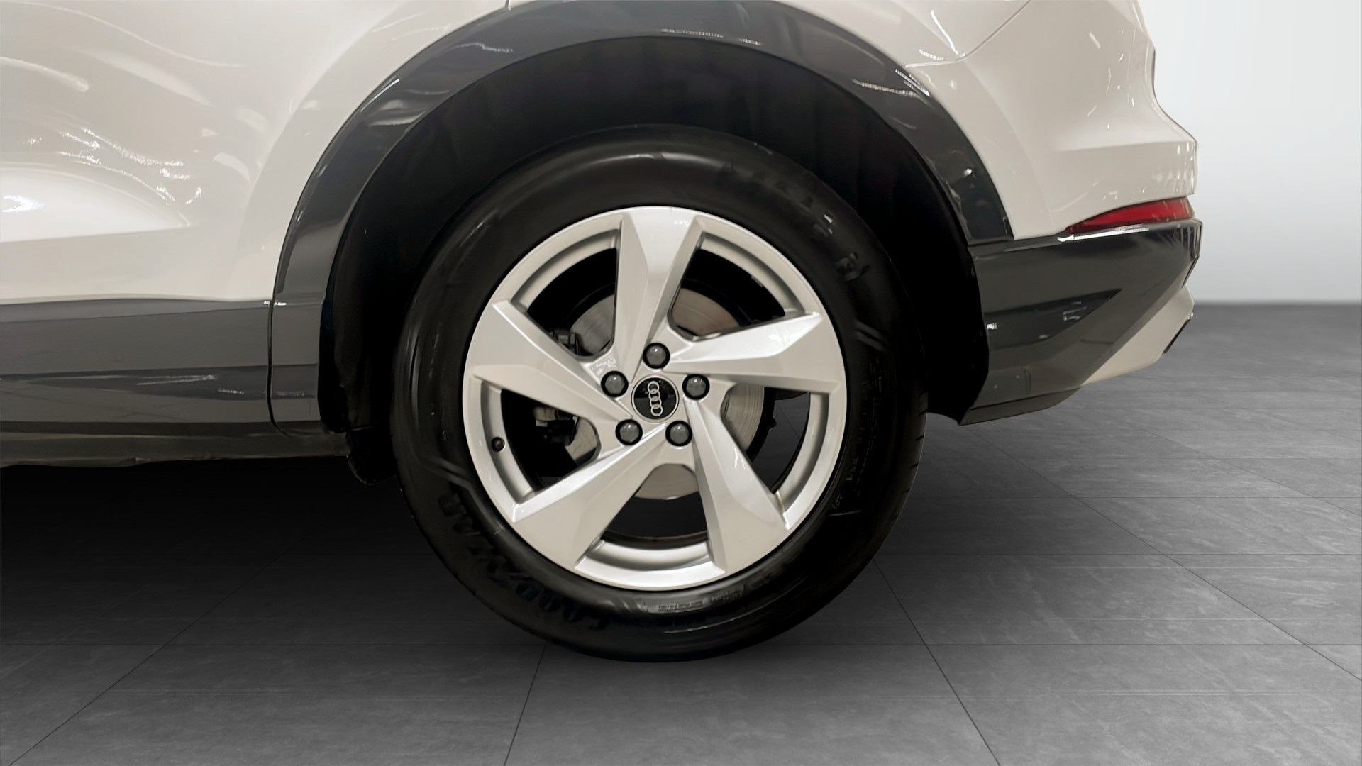 Audi Q3 OWA32A