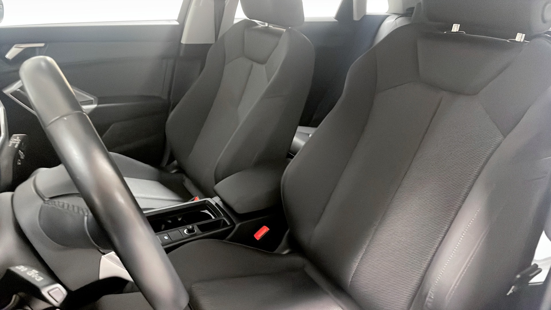 Audi Q3 OWA32A