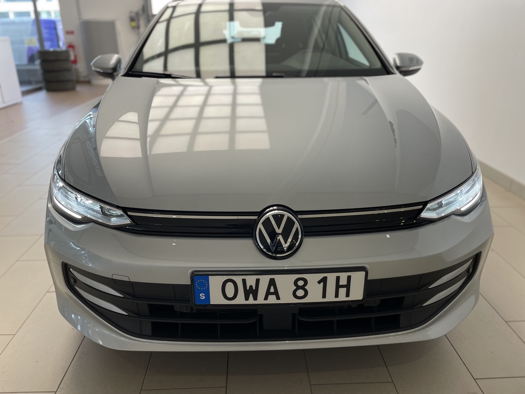 Volkswagen Golf OWA81H