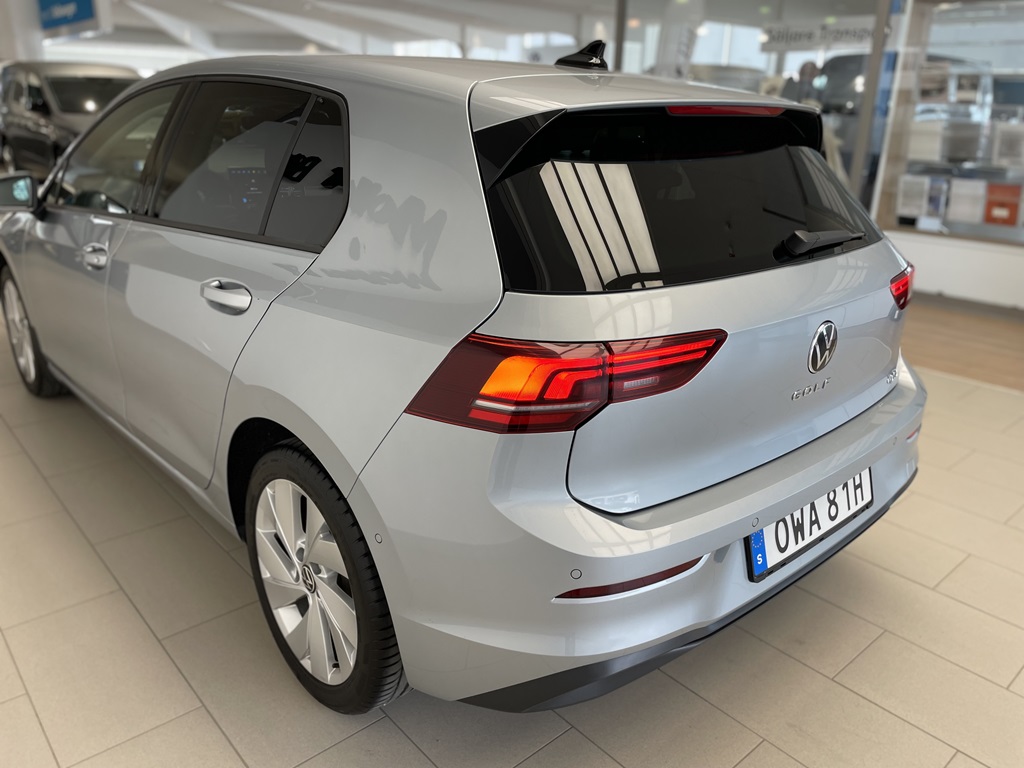 Volkswagen Golf OWA81H