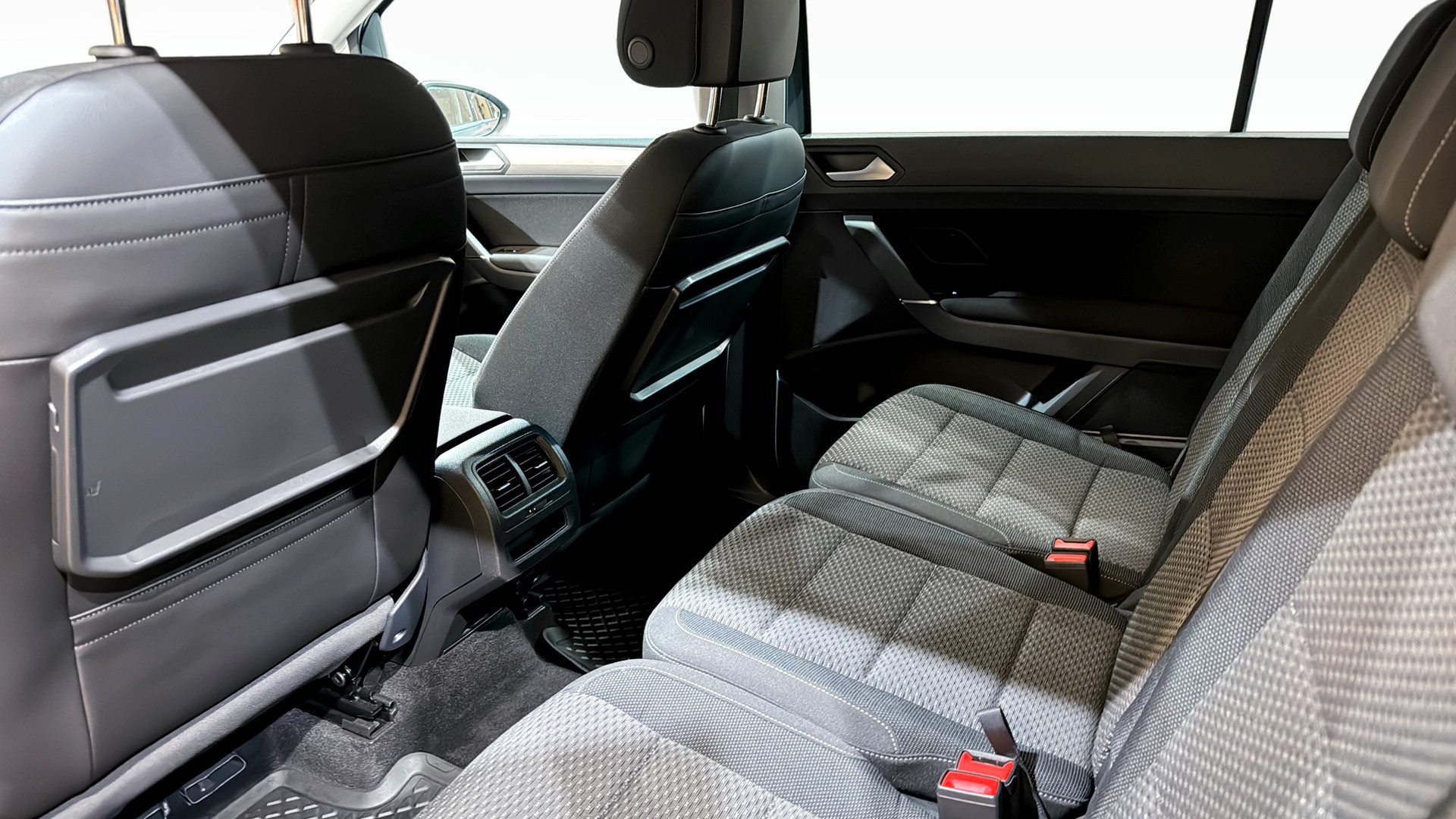 Volkswagen Touran OWA91W