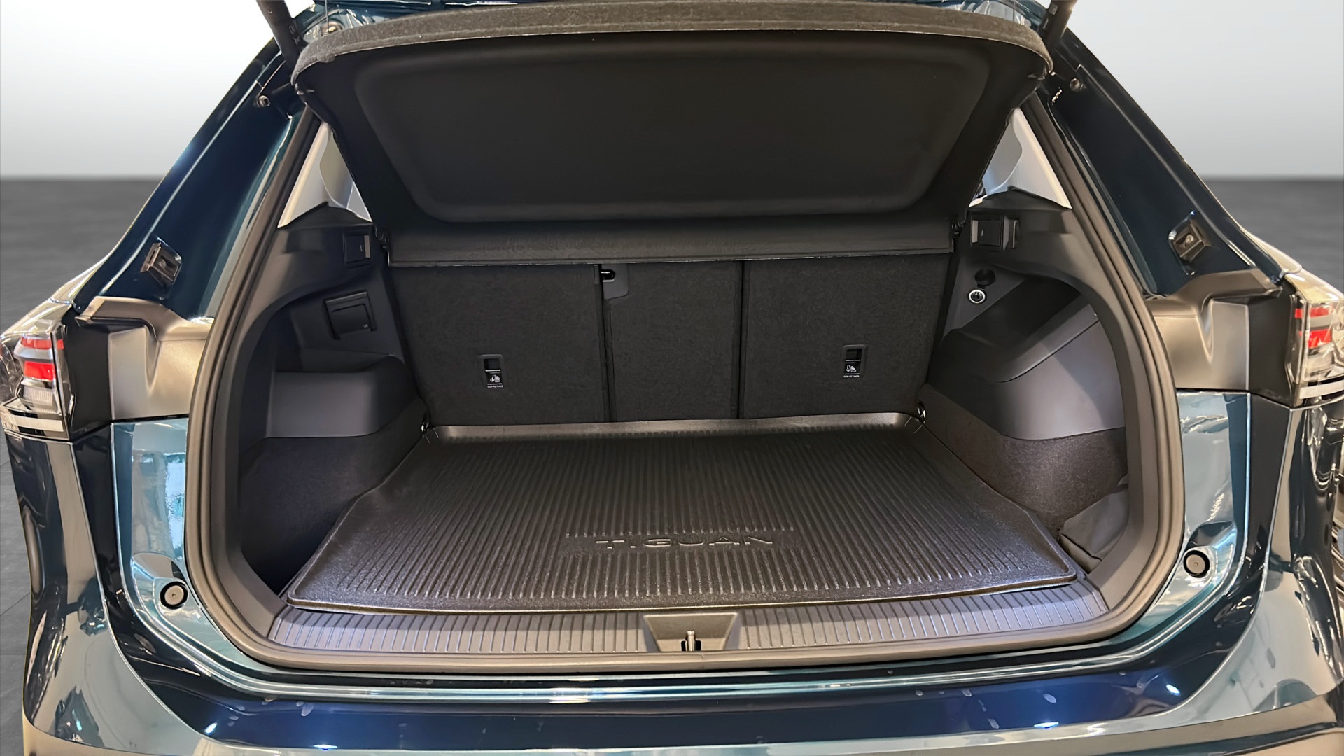 Volkswagen Tiguan OWB38L