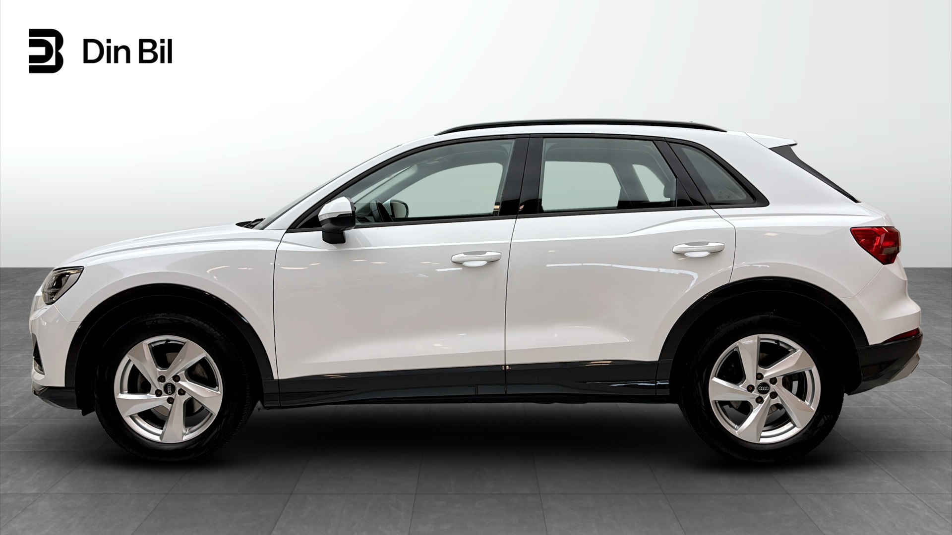 Audi Q3 OWL43C