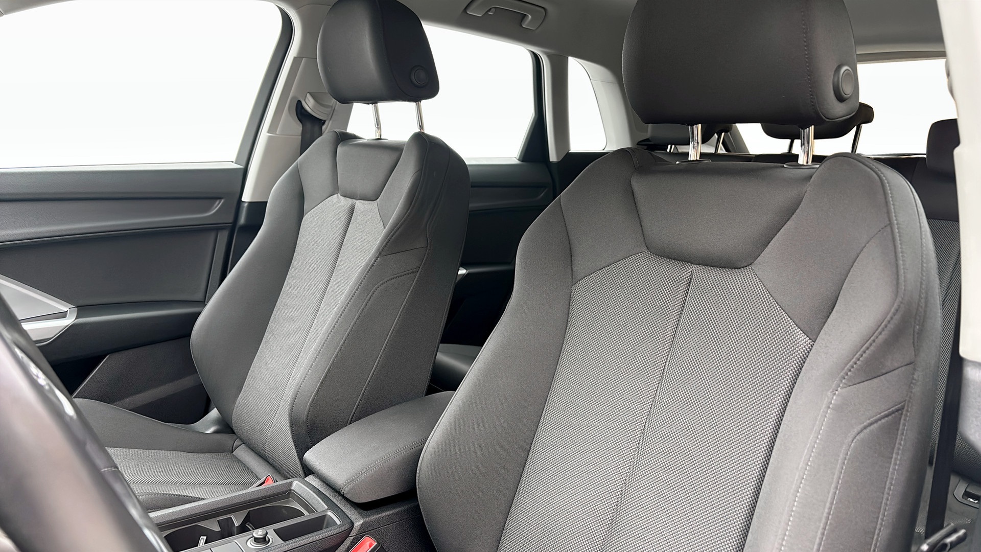 Audi Q3 OWL43C