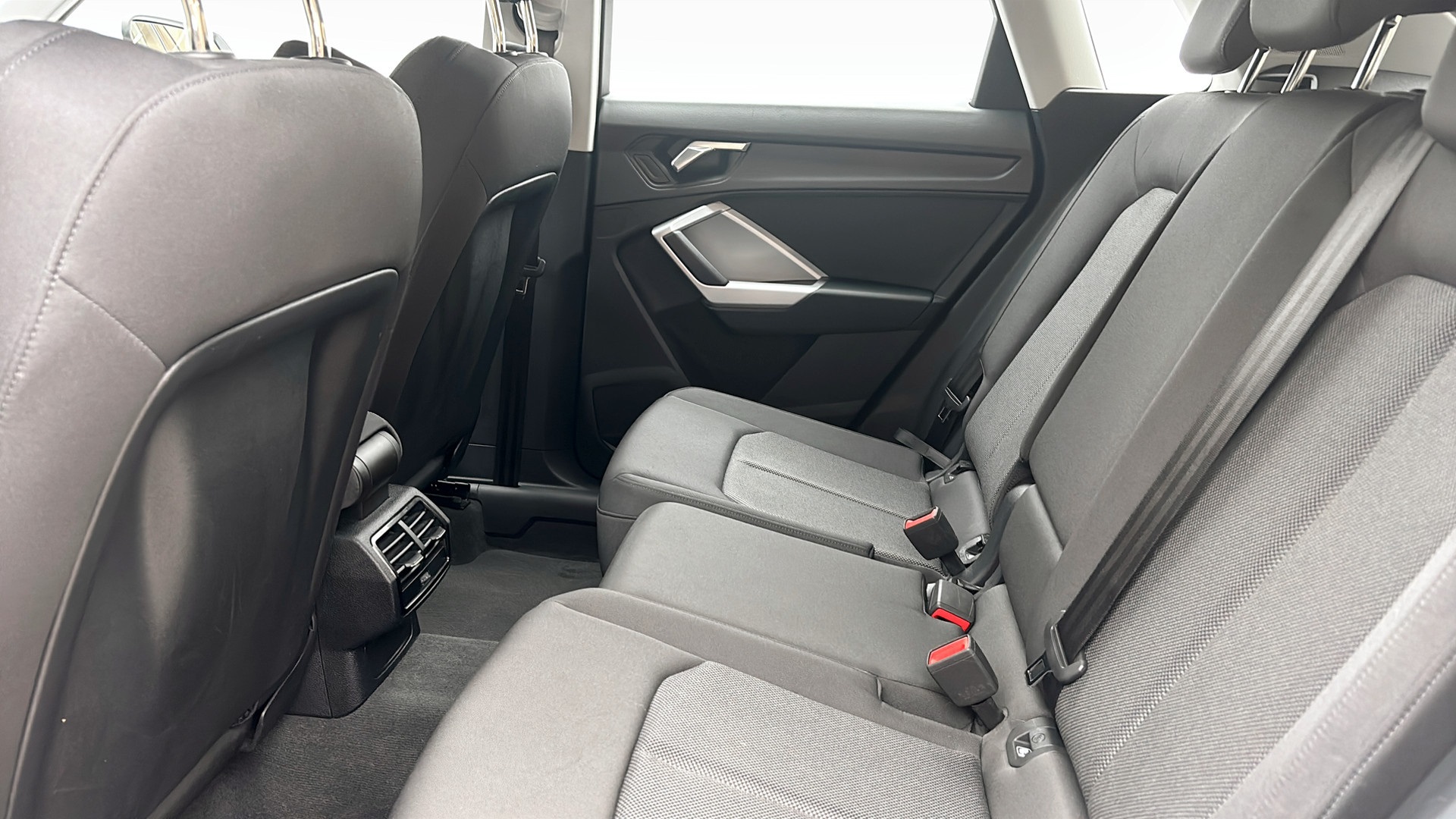Audi Q3 OWL43C