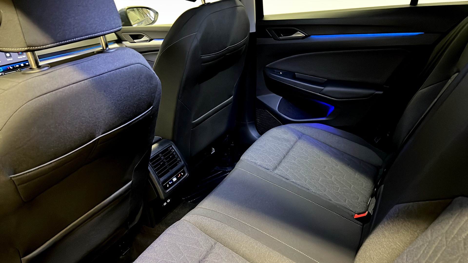 Volkswagen Golf OXH25L