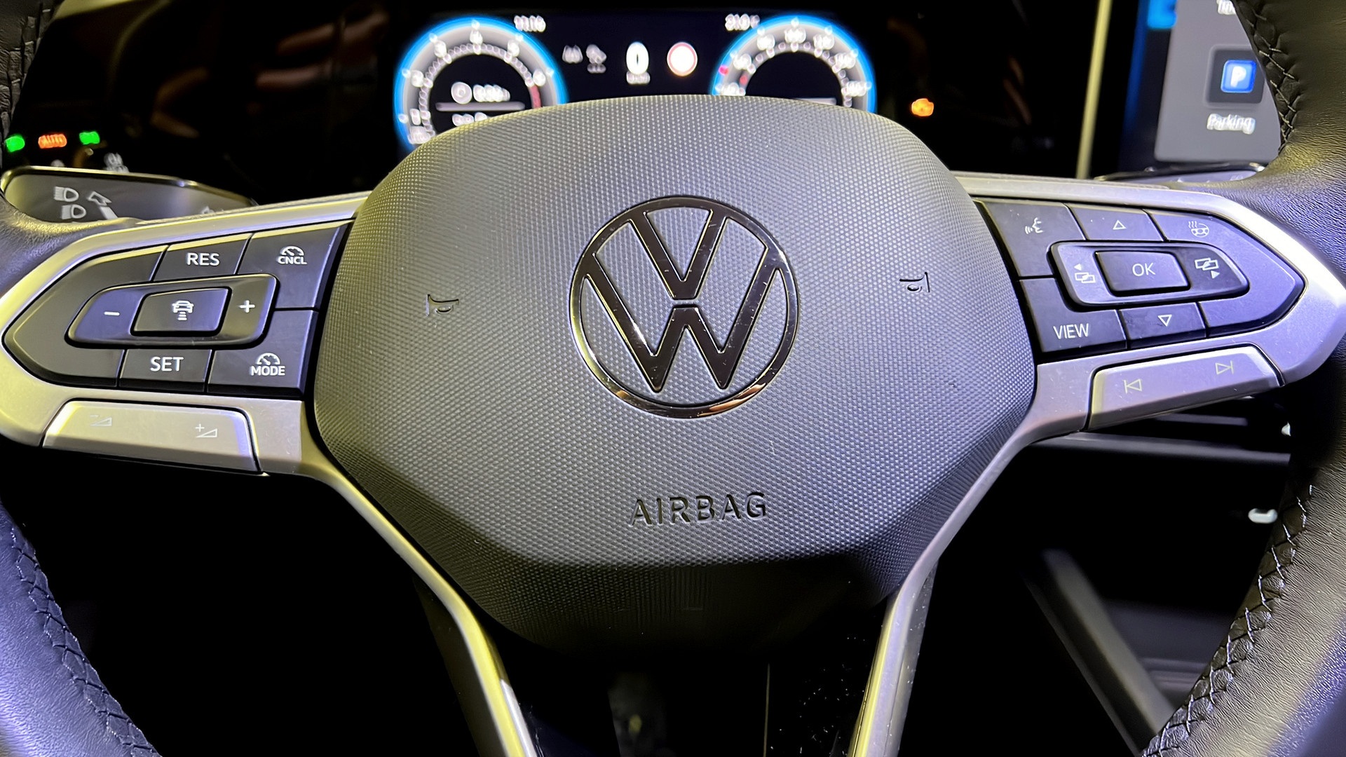 Volkswagen Golf OXH25L