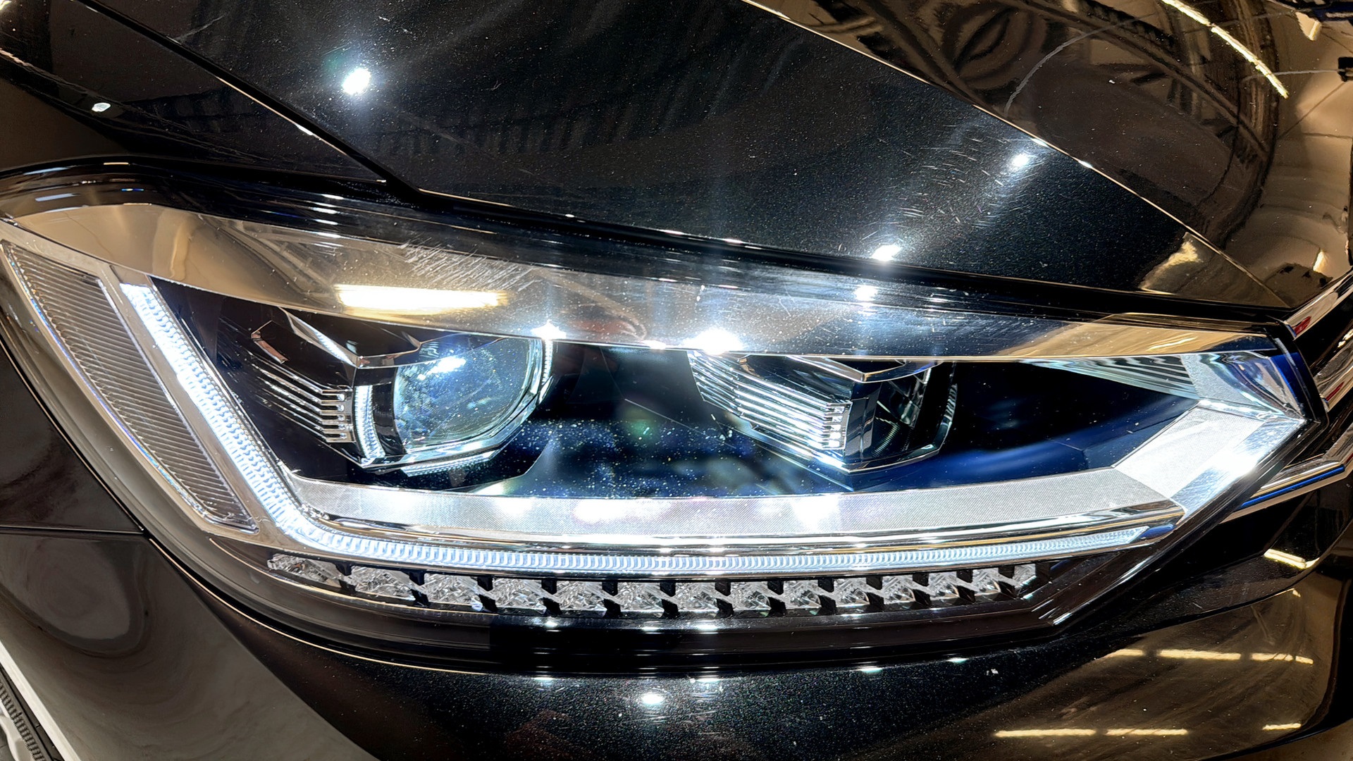 Volkswagen Touran OXS07A